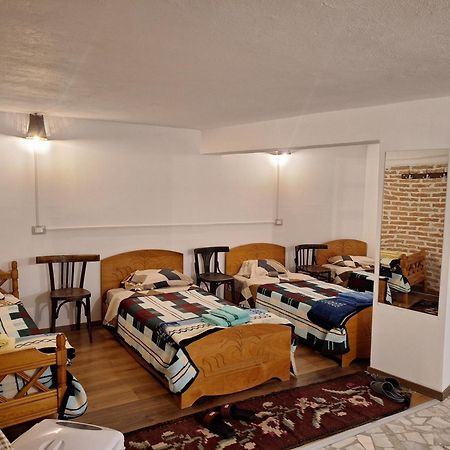 At Pikotiko'S - Korca City Rooms For Rent Kültér fotó