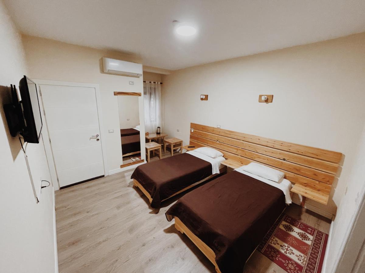 At Pikotiko'S - Korca City Rooms For Rent Kültér fotó