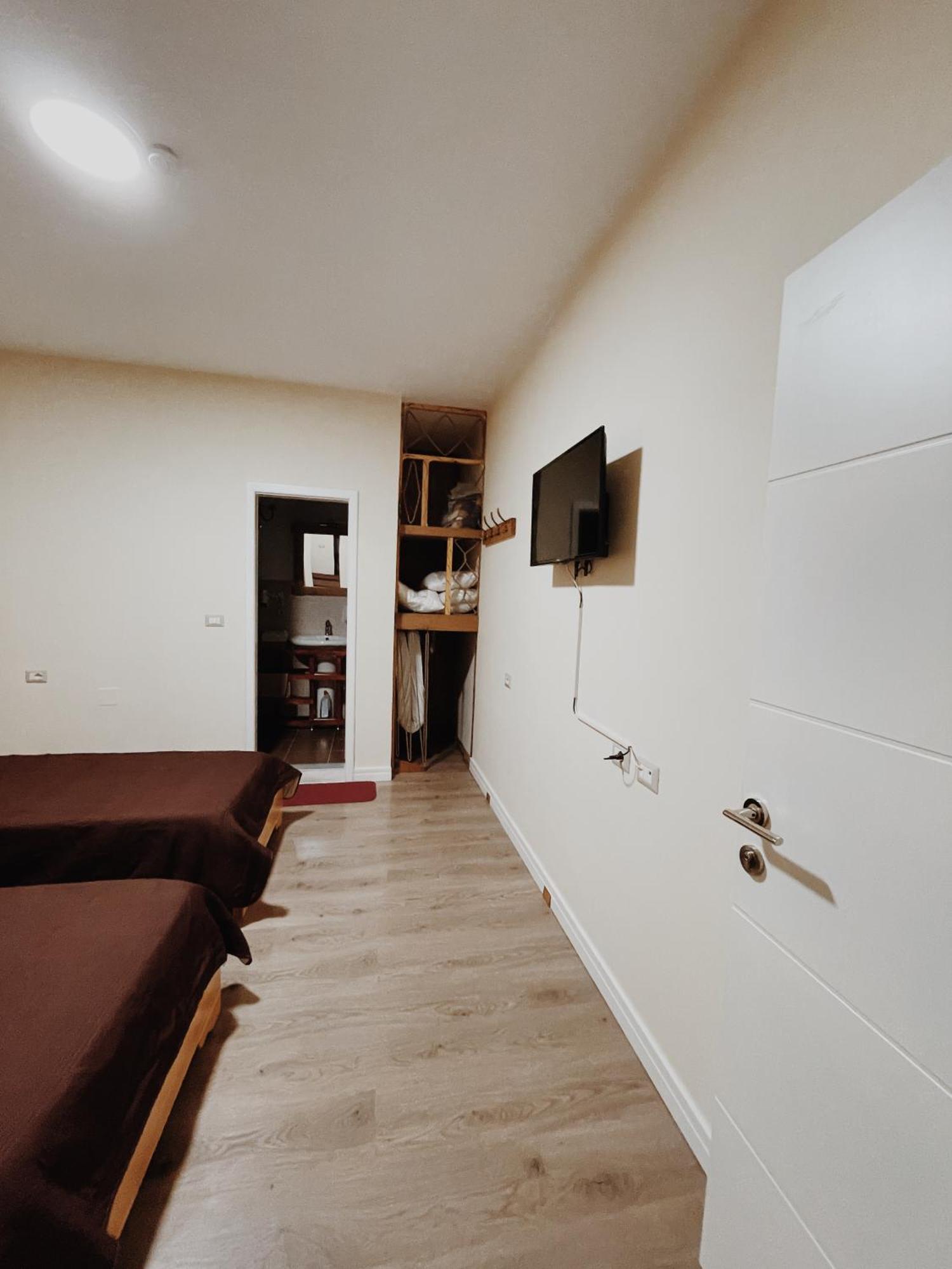 At Pikotiko'S - Korca City Rooms For Rent Kültér fotó