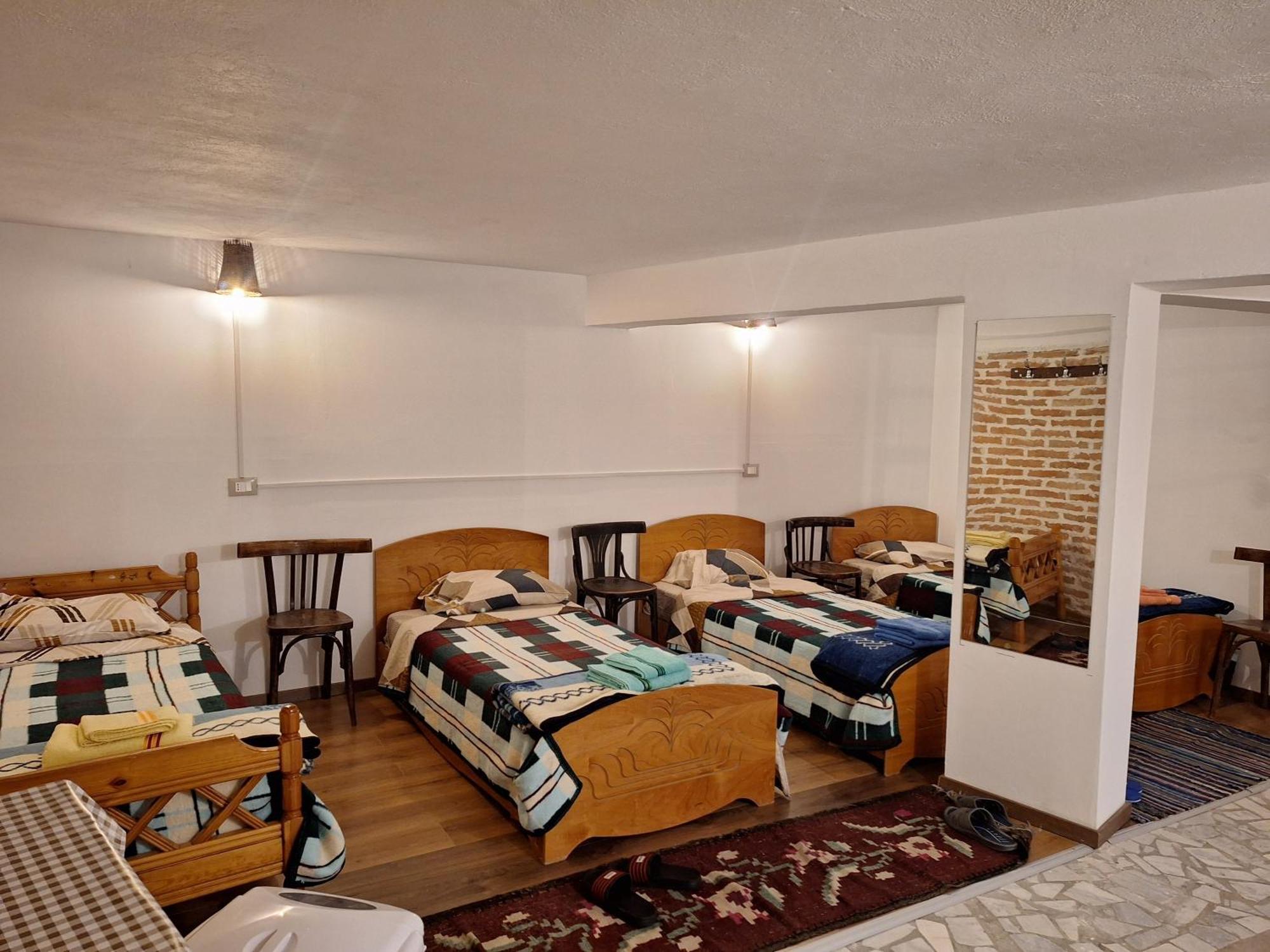 At Pikotiko'S - Korca City Rooms For Rent Kültér fotó