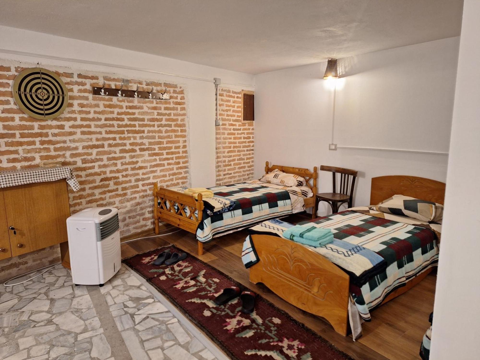 At Pikotiko'S - Korca City Rooms For Rent Kültér fotó