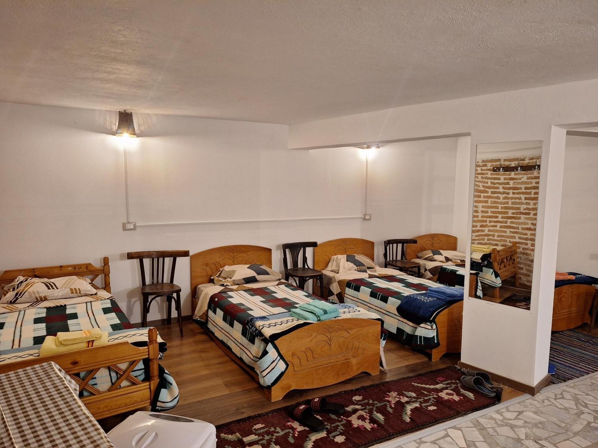 At Pikotiko'S - Korca City Rooms For Rent Kültér fotó